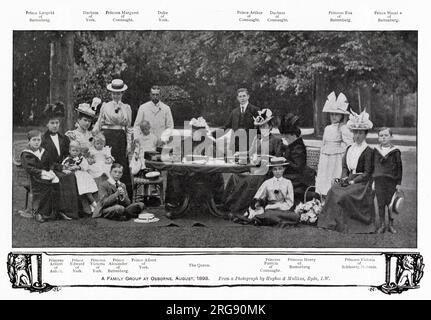 Königin Victoria in den Gärten des Osborne House, Isle of Wight, mit Mitgliedern der königlichen Familie. Stockfoto