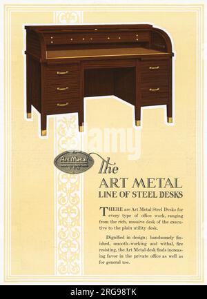 Art Metal Steel Office Equipment, Jamestown, New York, USA – die Art Metal Line of Steel Schreibtische, die hier in Mahagoni-Optik zu sehen sind. Vom reichhaltigen, riesigen Schreibtisch der Geschäftsleitung bis hin zum einfachen Schreibtisch. Stockfoto