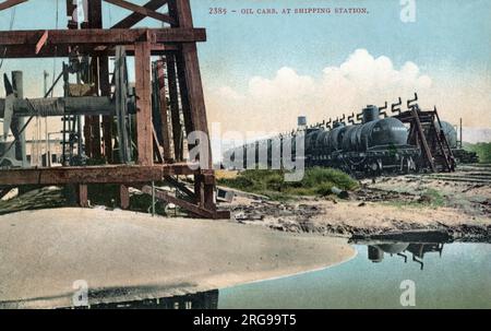 Ölwagen an der Schifffahrtsstation im Südpazifik, Bakersfield, Kern County, USA. Stockfoto