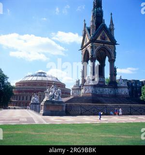 Das Albert Memorial und die Royal Albert Hall, London. Stockfoto