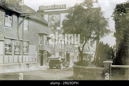 High Street (zeigt The George Hotel), Crawley, Sussex, England. Stockfoto