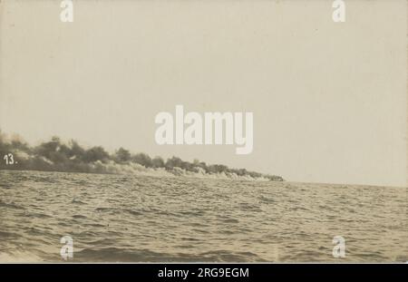 WW1 Deutsche Marine Geschwindigkeitstests, Nachricht auf der Rückseite sagt "Schot-Nebel Rauch 16. August 1917". Stockfoto