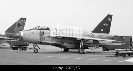 Royal Air Force English Electric Lightning F.6 XR725 (msn 95208) von Staffel Nr. 11 bei RAF Binbrook. Erster Flug am 0n 19. Februar 1965 und Lieferung am 15. August 1967. Später erhalten im Binbrook Village, Lincolnshire. Stockfoto