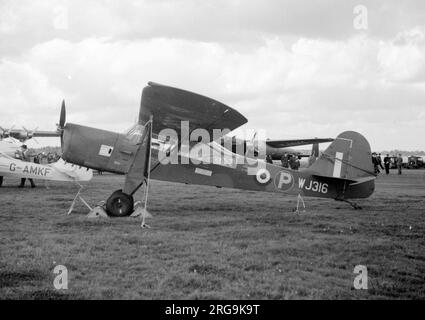 Royal Air Force Auster S WJ316, auf der SBAC Farnborough Air Show 1951. Der erste Flug erfolgte im August 1950 und wurde am 29. September 1955 abgeschrieben. Das Auster S war ein AOP-Flugzeug, das auf dem Auster 6 basiert, mit vergrößertem Heck, nur einem Prototyp. Im Hintergrund sehen Sie das Avro Proteus-Lincoln Testbett SX972 und das Blackburn und General Universal Freighter WF320. Stockfoto