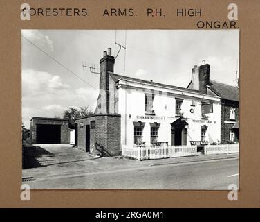 Foto: Foresters Arms, High Ongar, Essex. Die Hauptseite des Aufdrucks (hier abgebildet) zeigt: Linke Seite in der Ansicht des Pubs. Auf der Rückseite des Aufdrucks (auf Anfrage erhältlich) finden Sie Details: Nichts für die Foresters Arms, High Ongar, Essex CM5 9NH. Seit Juli 2018 . Privatbesitz Stockfoto