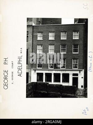 Foto von George PH, Adelphi, London. Die Hauptseite des Aufdrucks (hier abgebildet) zeigt: Fläche auf Ansicht. Auf der Rückseite des Aufdrucks (auf Anfrage erhältlich) ist Folgendes angegeben: Trading Record 1939 . 1961 für die George, Adelphi, London WC2N 6HH. Seit Juli 2018 . Umbenannt In Retro Bar (Stonegate Pub) Stockfoto