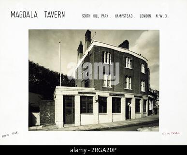 Foto von Magdala Tavern, Hampstead, London. Die Hauptseite des Aufdrucks (hier abgebildet) zeigt: Linke Seite in der Ansicht des Pubs. Die Rückseite des Aufdrucks (auf Anfrage erhältlich) Details: Nichts für die Magdala Tavern, Hampstead, London NW3 2SB. Seit Juli 2018 . Jetzt in privaten Haushalten Stockfoto