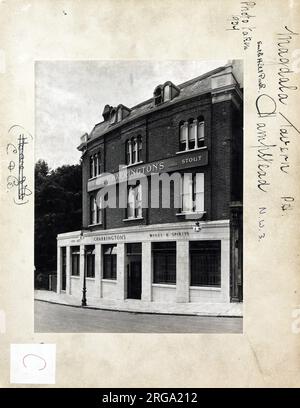 Foto von Magdala Tavern, Hampstead, London. Die Hauptseite des Aufdrucks (hier abgebildet) zeigt: Die rechte Seite des Pubs. Auf der Rückseite des Aufdrucks (auf Anfrage erhältlich) ist Folgendes angegeben: Trading Record 1936 . 1961 für die Magdala Tavern, Hampstead, London NW3 2SB. Seit Juli 2018 . Jetzt in privaten Haushalten Stockfoto