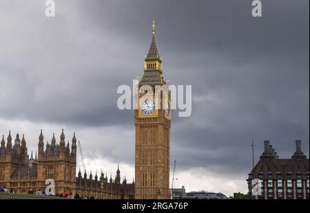 London, Großbritannien. 5. Juli 2023 Big Ben an einem bewölkten Tag. Stockfoto