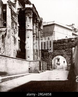 C 1880 s Italien Rom - Tempel des Mars Ultor mit dem Gateway des Forums von Augustus Stockfoto