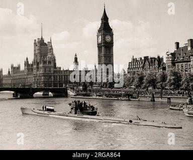 U776 ergab deutsches U-Boot, das am Westminster Pier, London, Ende des Zweiten Weltkriegs, ausgestellt wurde Stockfoto