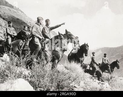Vintage World war II Photograph - RAF Liberator Bomber fällt seine Last auf Na Nien Thailand im Krieg gegen Japan Stockfoto