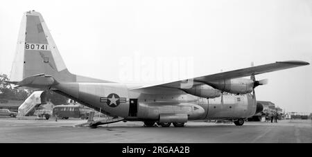 United States Air Force - Lockheed C-130B Hercules 58-0741 (msn 282-3538) des taktischen Luftschubkommandos. Umgewandelt in WC-130B und zurück in C-130B, später als TC-58 an die Fuerza Aerea Argentina verkauft. Stockfoto