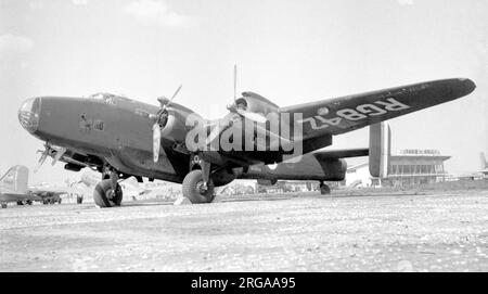 XVIIIeme Salon Aeronautique du Paris 1949 - Royal Air Force - Handley Page Halifax C.III RG842 am Flughafen Orly. Stockfoto