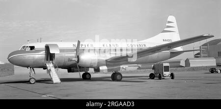 Napier Eland Convair 340 - 440 Mark II (Convair 440-62) N440EL (msn 445) bei PacAero Engineering Corporation, Santa Monica, Kalifornien. Gebaut 1957 und geliefert an D.Napier & Sons Ltd., in PacAero, wartet auf die Umstellung auf den Prototyp „Napier Eland Convair 340 - 440 Mark II“, mit 3.060 W Leistung Napier N.El.1 Turboprop-Triebwerke von Eland. Nach Abschluss der Flugtests wurde das Flugzeug 1959 an Allegheny Airlines geliefert. Als Rolls-Royce die Unterstützung für die Eland-Triebwerke zurückzog, wurde das Flugzeug wieder auf den CV-580-Standard umgestellt, der von Allison 501D-13 Turboprop-Triebwerken (zivil) angetrieben wird Stockfoto