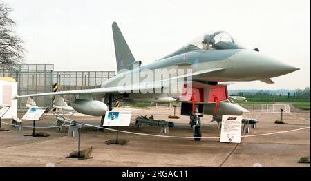 Eurofighter EFA2000 Nachbildung „ZH558“ auf der RAF Marham für eine Flugschau. Stockfoto