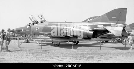 Luftwaffe - McDonnell Douglas RF-4E Phantom 35+79, Aufklarung Geschwader 52, am Luftwaffenstützpunkt Deelen in den Niederlanden am 30. Juni 1973. Stockfoto