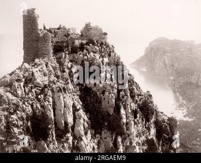 19th Jahrhundert Vintage Fotografie, Italien c,1870s - 1880s - Blick auf das Meer auf der Insel Capri - Schloss Barbarossa (Atelier Giorgio Sommer). Stockfoto