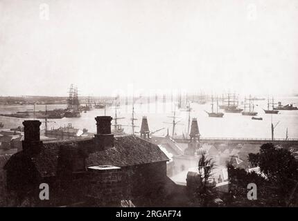 19. Jahrhundert Vintage-Foto: Segelschiffe im Hafen, der Dike, Newcastle, New South Wales, Australien. Stockfoto