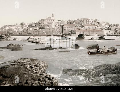 19. Jahrhundert Vintage-Foto: Stadt Jaffa vom Meer, Palästina, modernes Israel. Jaffa, auf Hebräisch Yafo und auf Arabisch Yafa und auch Japho oder Joppa genannt, der südliche und älteste Teil von Tel Aviv-Yafo, ist eine alte Hafenstadt in Israel. Stockfoto