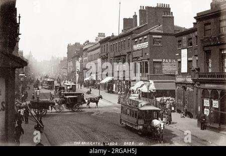 Vintage 19. Jahrhundert Foto: Briggate, Straße in Leeds, Pferdestraßenbahnen, hackney Kutschen. Stockfoto