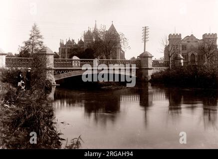 C 1890 s Vintage foto Neuseeland - Victoria Bridge und der Oberste Gerichtshof, Christchurch Stockfoto