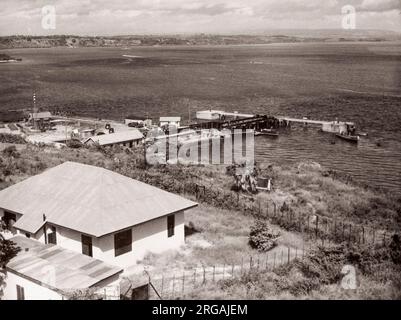 1940s Ostafrika - Ansicht der Docks in Mombasa Kenya Foto eines britischen Armeeanwärters, der während des Zweiten Weltkriegs in Ostafrika und im Nahen Osten stationiert war Stockfoto