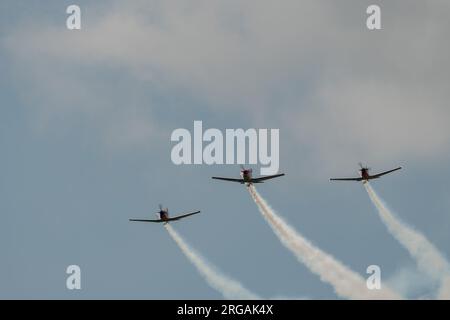 Speck-Fehraltorf, Zürich, Schweiz, 1. Juli 2023 Pilatus PC-7 Flugzeugvorführungen während einer Flugschau Stockfoto