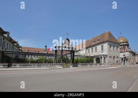 Hôpital Saint-Jacques und Dom Notre-Dame du Refuge, Kirchturm, St., Krankenhaus, Besancon, Doubs, Frankreich Stockfoto