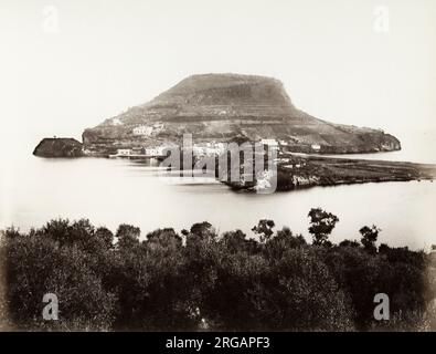 Vintage 19. Jahrhundert Foto: Italien um 1880 - Cape Miseno ist die Landzunge, die die nordwestliche Grenze des Golfs von Neapel sowie die Bucht von Pozzuoli in Süditalien markiert. Stockfoto