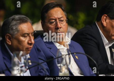 Belem, Brasilien. 08. Aug. 2023. Luis Arce (m.), Präsident von Bolivien, nimmt an der Eröffnung eines Gipfels der Staats- und Regierungschefs der südamerikanischen Amazonasländer Teil. Ziel des Gipfels ist es unter anderem, sich auf einen gemeinsamen Standpunkt für die UN-Klimakonferenz COP28 in Dubai Ende des Jahres zu einigen. Kredit: Filipe Bispo/dpa/Alamy Live News Stockfoto