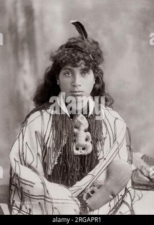 Mädchen mit Gesichts tattoos Maori, Neuseeland, c 1880 Stockfoto