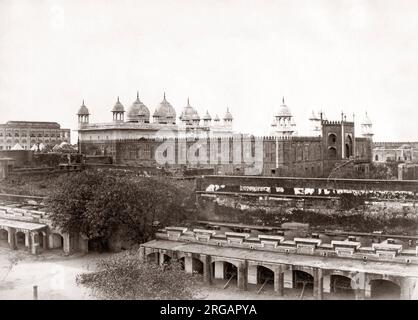 Dachterrasse mit Blick auf die Jama Masjid, Moschee, Agra, Indien, c 1880 Stockfoto