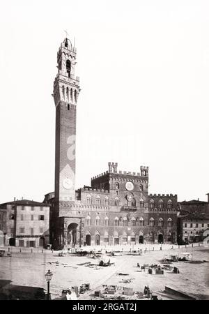 Vintage 19. Jahrhundert Foto: Piazza del Campo ist der wichtigste öffentliche Raum des historischen Zentrums von Siena, Toskana, Italien Stockfoto