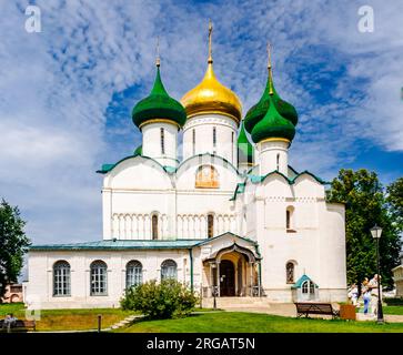 Transfigurationskathedrale des Klosters Spaso-Evfimiev (Heiliger Euthymius) in Suzdal, ein gut erhaltenes altes russisches Stadtmuseum. Stockfoto