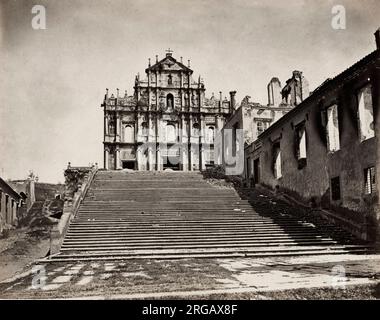 Vintage-Fotografie aus dem 19. Jahrhundert - die Ruinen des Heiligen Paulus sind die Ruinen eines katholischen religiösen Komplexes aus dem 17. Jahrhundert in Santo Antonio, Macau, China. Stockfoto