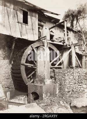 Vintage 19. Jahrhundert Foto: Bereich von AIX-les-BAINS - Gorges du Sierroz - Gedenkstein an Baronne Baron de Broc, Wasserrad, Bild c.1890, Frankreich. Stockfoto