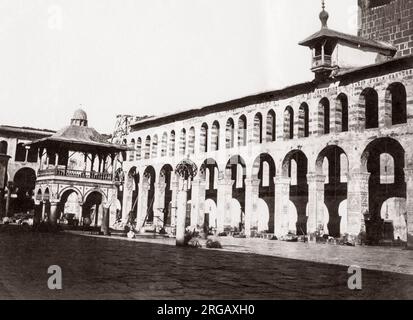 Innenhof der Großen Moschee von Damaskus, Syrien (Omayyaden-moschee) c 1870 Stockfoto