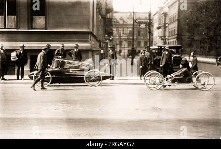 Autoskiff, Landskiff, frühe rudern Fahrräder in Berlin in den 1920er Jahren. Stockfoto