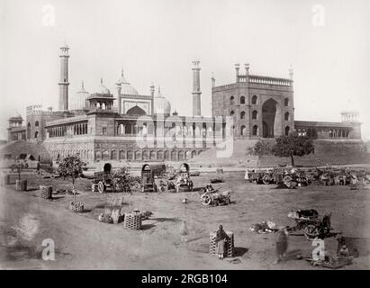 19. Jahrhundert alte Karren außerhalb der Jama Masjid Moschee, Delhi, Indien. Stockfoto