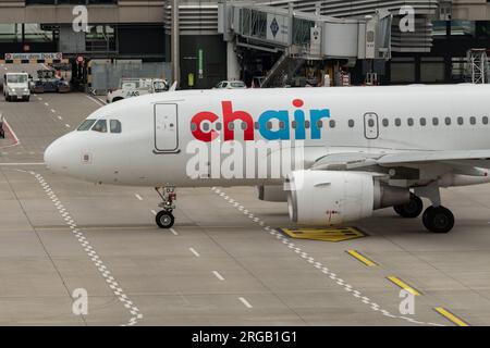 Zürich, Schweiz, 19. Mai 2023 HB-JOJ Chair Airlines Airbus A319-112 startet vom Gate Stockfoto