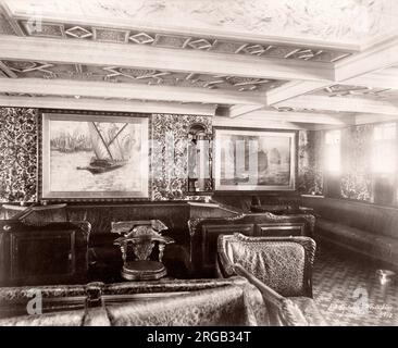 1889 Foto - RMS Teutonic - aus einem Album mit Bildern zum Start des Schiffes, das von Harland und Wolff in Belfast für die White Star Line gebaut wurde - später, um als Besitzer der Titanic Bekanntheit zu erlangen. Das Album zeigt Innenräume des Schiffes, Besatzungsmitglied, Probefahrten, inklusive Besuch des deutschen Kaiser und Prinz von Wales an Bord, sowie viele Bilder anderer Besucher. Stockfoto