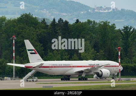 Zürich, Schweiz, 19. Mai 2023 A6-ALN Regierungsflugzeuge der Vereinigten Arabischen Emirate Boeing 777-2An parken auf dem Vorfeld Stockfoto