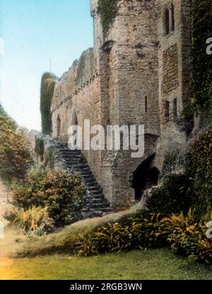 Innenhof von Manorbier Castle (Castell Maenorbyr) - ein normannisches Schloss in Manorbier, südwestlich von Tenby, Südwales. Stockfoto