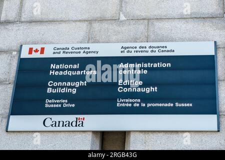 Schild vor dem National Headquarters Building der Canadian Customs and Revenue Agency in Ottawa Ontario. Stockfoto