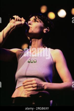 London, Großbritannien. 29. Juli 1997. Irish Singer, Sinead O'Connor tritt im Forum in Kentish Town in London auf. Kredit: S.A.M./Alamy Live News Stockfoto