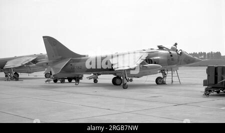 Royal Air Force - Hawker Siddeley Harrier GR.1 XV782 'D', Staffel Nr. 4, bei RAF Wildenrath, ca. 1971. Stockfoto