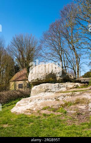 Der Steinbruch in der Nähe des Dorfes Chiddingstone, der als Druidenaltar galt, ein antiker angelsächsischer Grenzmarker, Kent, England Stockfoto