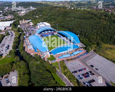 Das John SmithÕs Stadion, Heimat von Huddersfield Town während des Carabao-Cup-Spiels Huddersfield Town vs Middlesbrough at John Smith's Stadium, Huddersfield, Großbritannien, 8. August 2023 (Foto von Ryan Crockett/News Images) Stockfoto