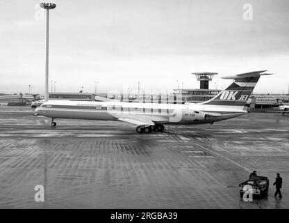 Ilyushin Il-62 OK-YBB (msn 90603), von CSA (CSA - Ceskoslovenske statni aerolinie - Czechoslovak State Airlines), am Flughafen Amsterdam-Schiphol im Januar 1970. Stockfoto